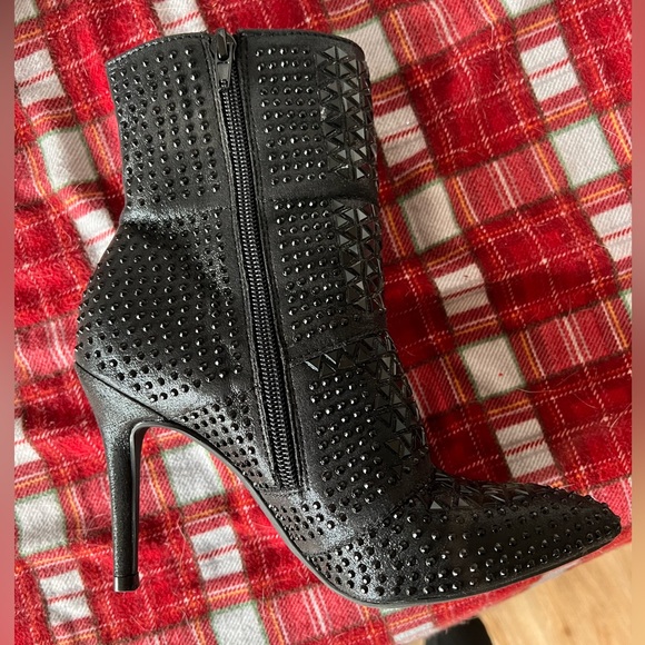 Andiamo booties. Selling super cute booties. Beautiful trendy sparkle - Picture 3 of 6